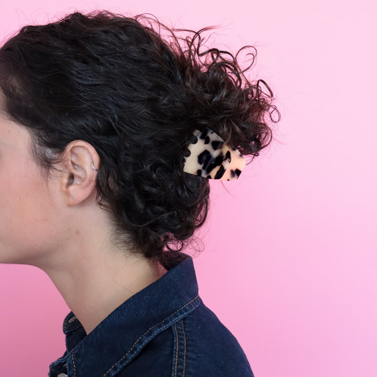 Comment choisir une pince à cheveux qui tient vraiment toute la journée ?