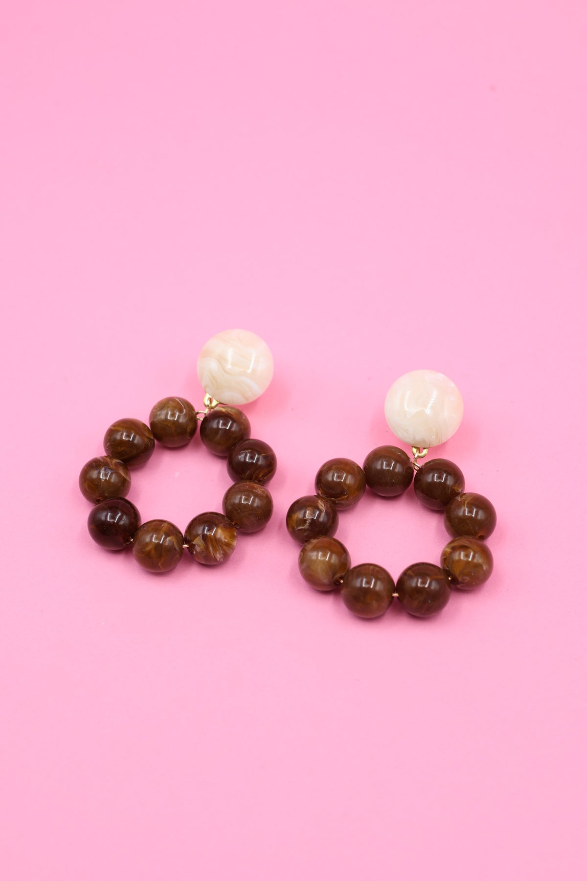 Boucles d’oreilles Gigi – Crème et Marron